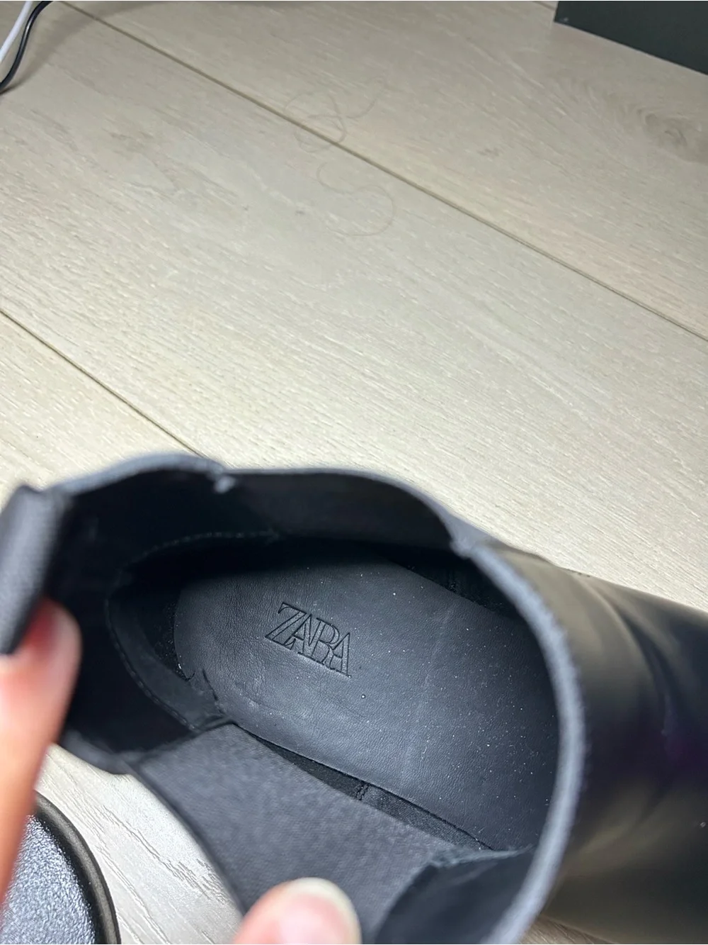 Zara Black Leather Chelsea Boots for Men